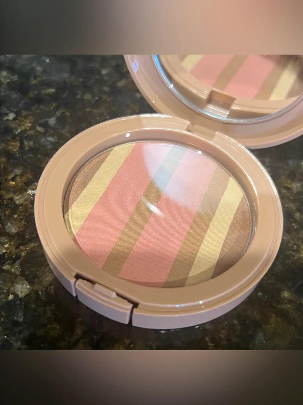 Belle by Kim Gravel Bronzabelle Bronzer Highlighter - Warm Tan